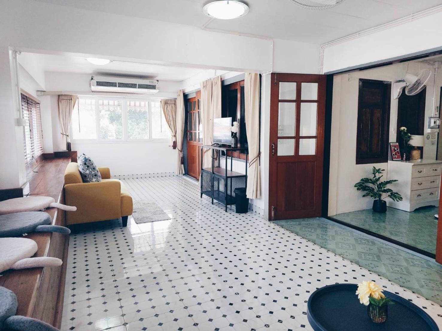 Hello Sunshine Hostel Phra Nakhon Si Ayutthaya Ngoại thất bức ảnh
