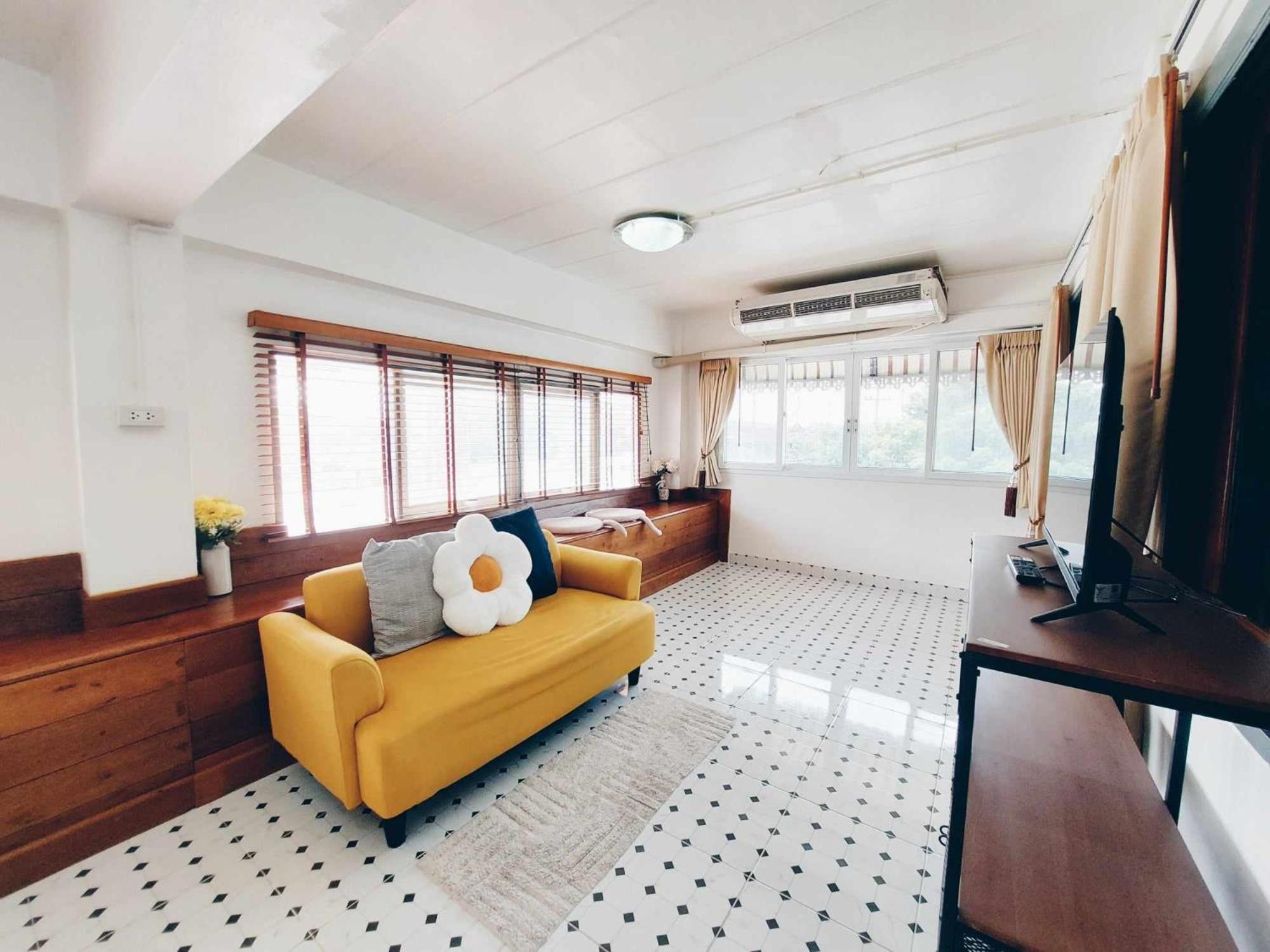 Hello Sunshine Hostel Phra Nakhon Si Ayutthaya Ngoại thất bức ảnh