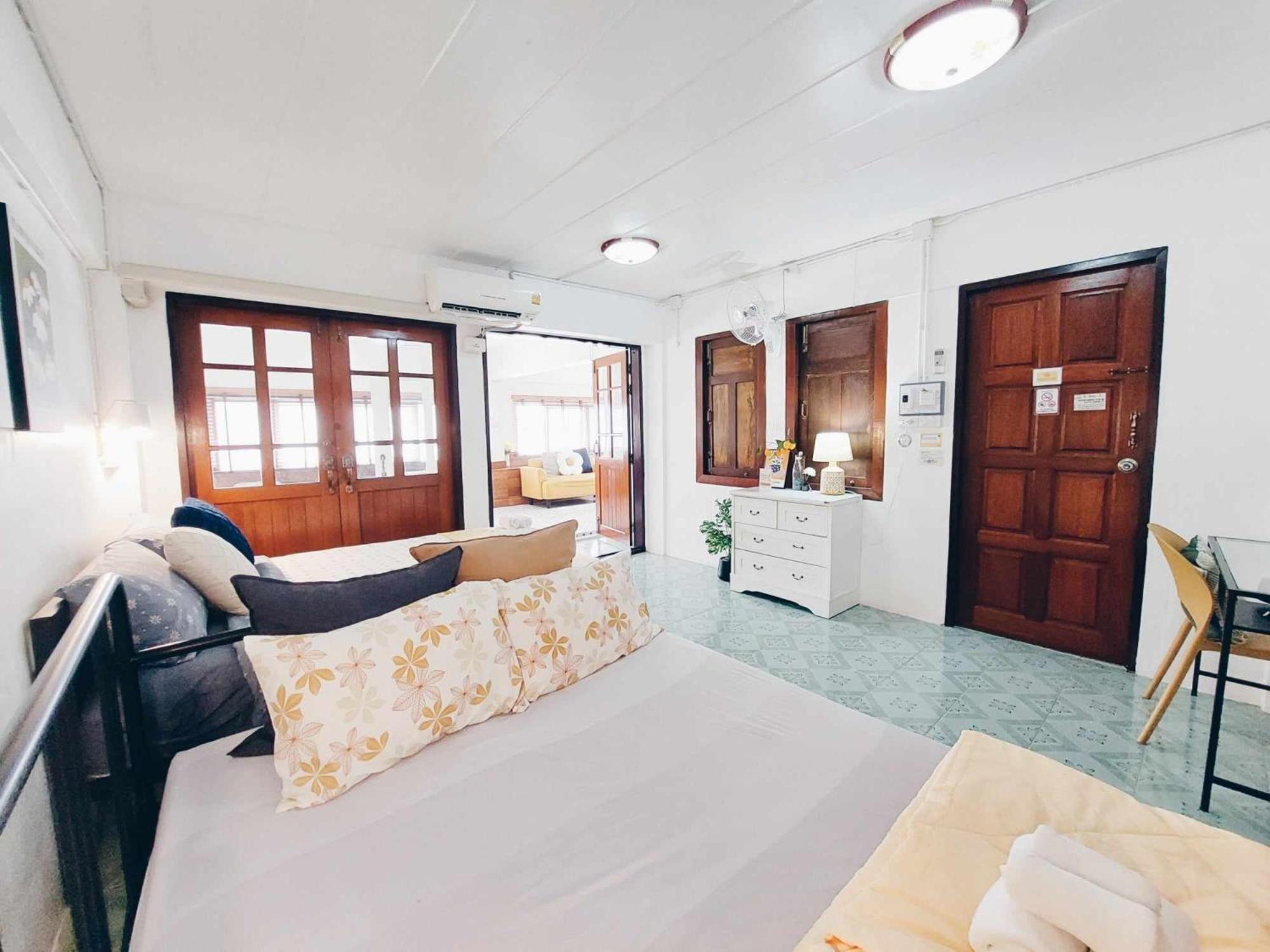 Hello Sunshine Hostel Phra Nakhon Si Ayutthaya Ngoại thất bức ảnh