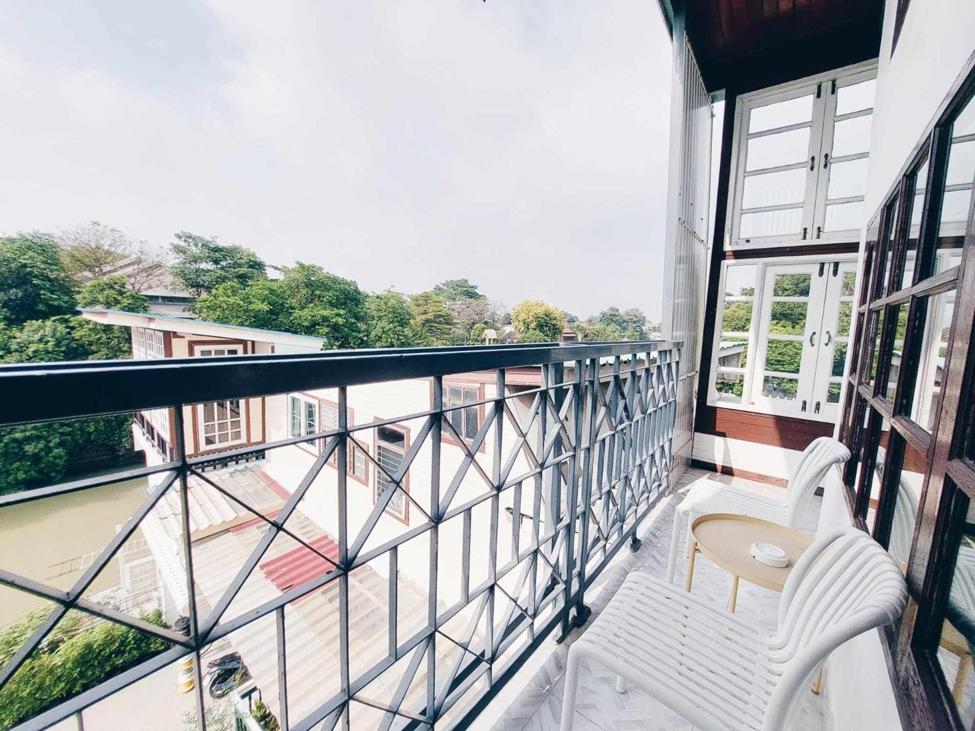 Hello Sunshine Hostel Phra Nakhon Si Ayutthaya Ngoại thất bức ảnh
