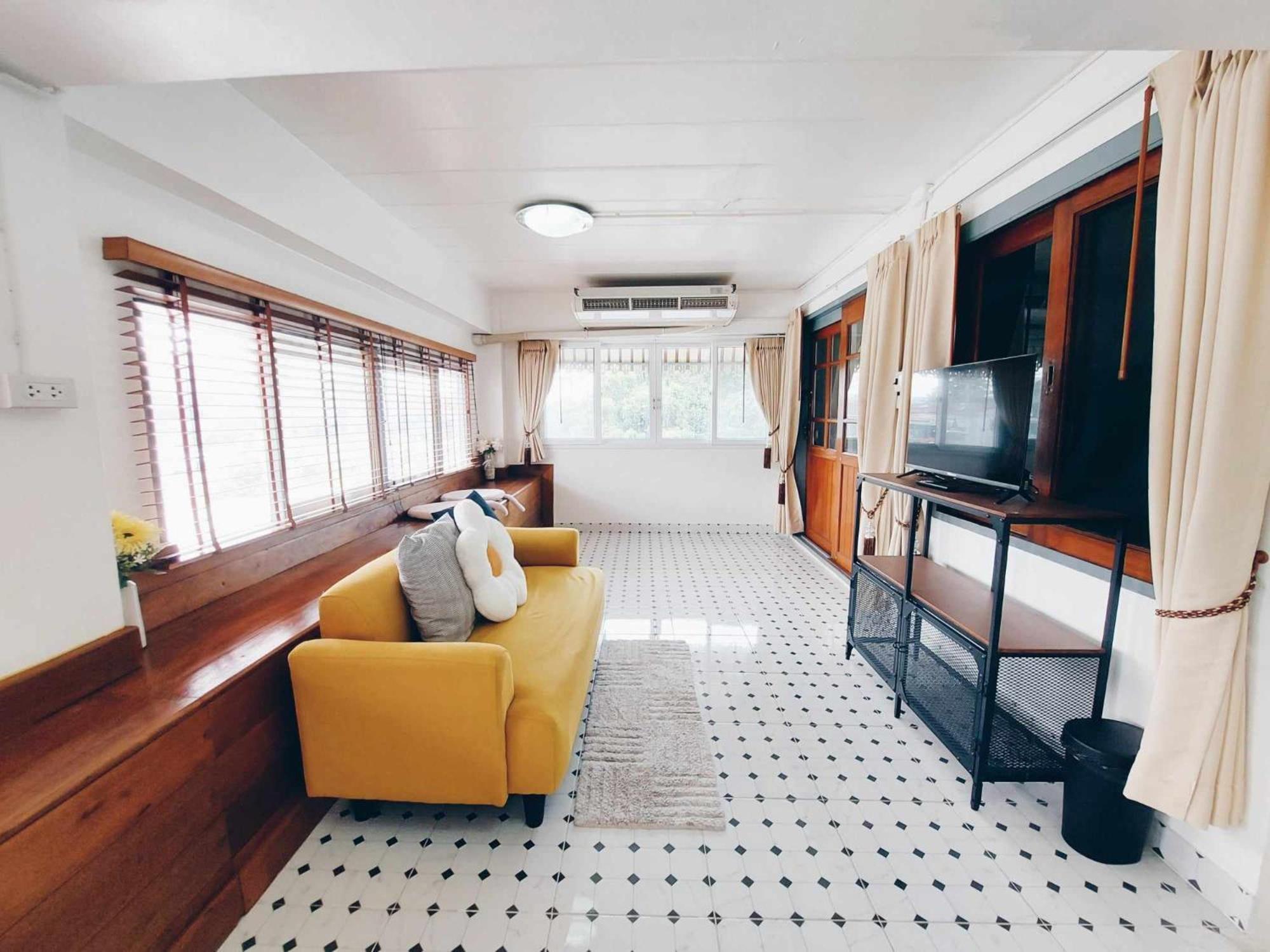 Hello Sunshine Hostel Phra Nakhon Si Ayutthaya Ngoại thất bức ảnh