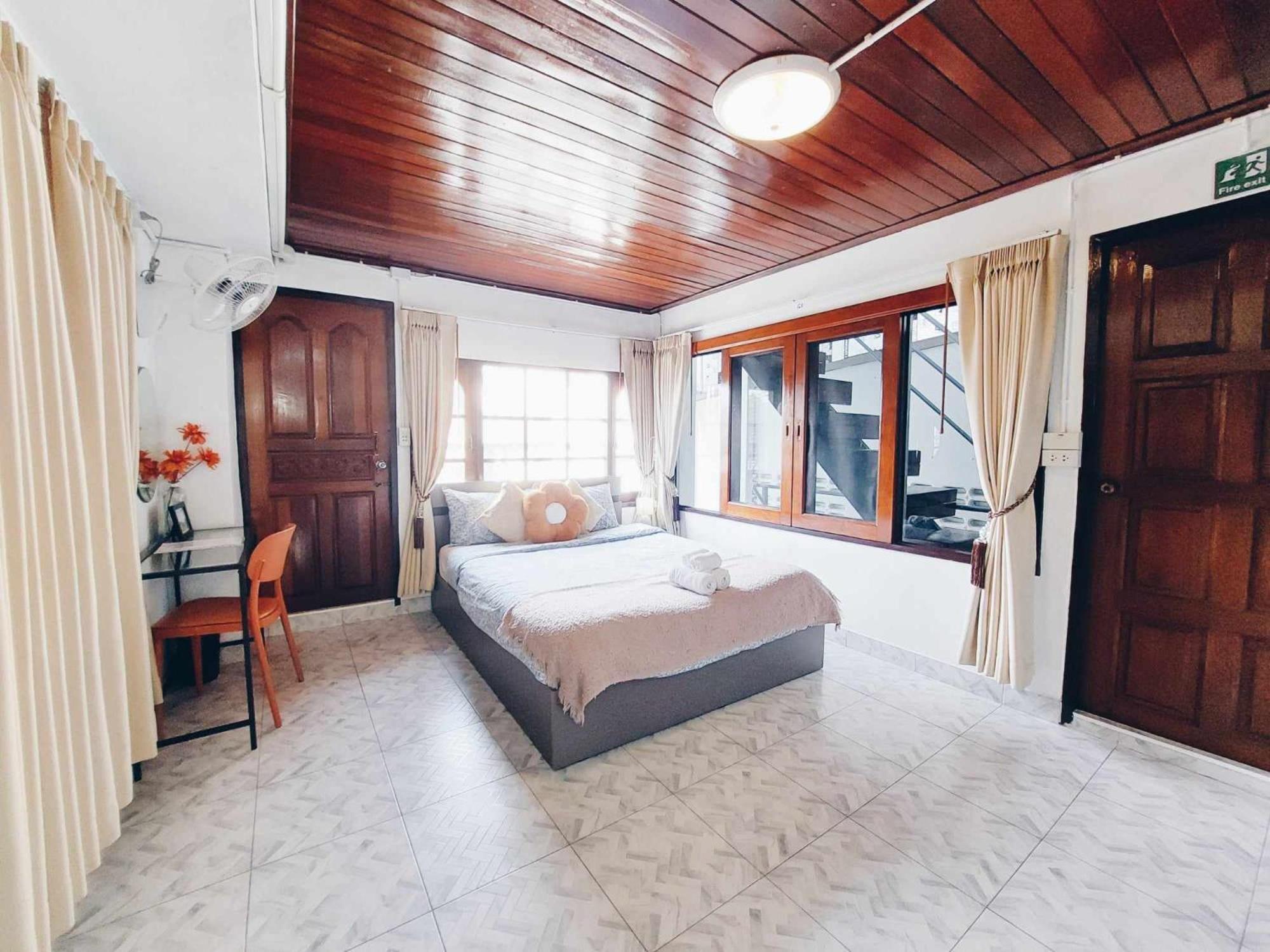 Hello Sunshine Hostel Phra Nakhon Si Ayutthaya Ngoại thất bức ảnh