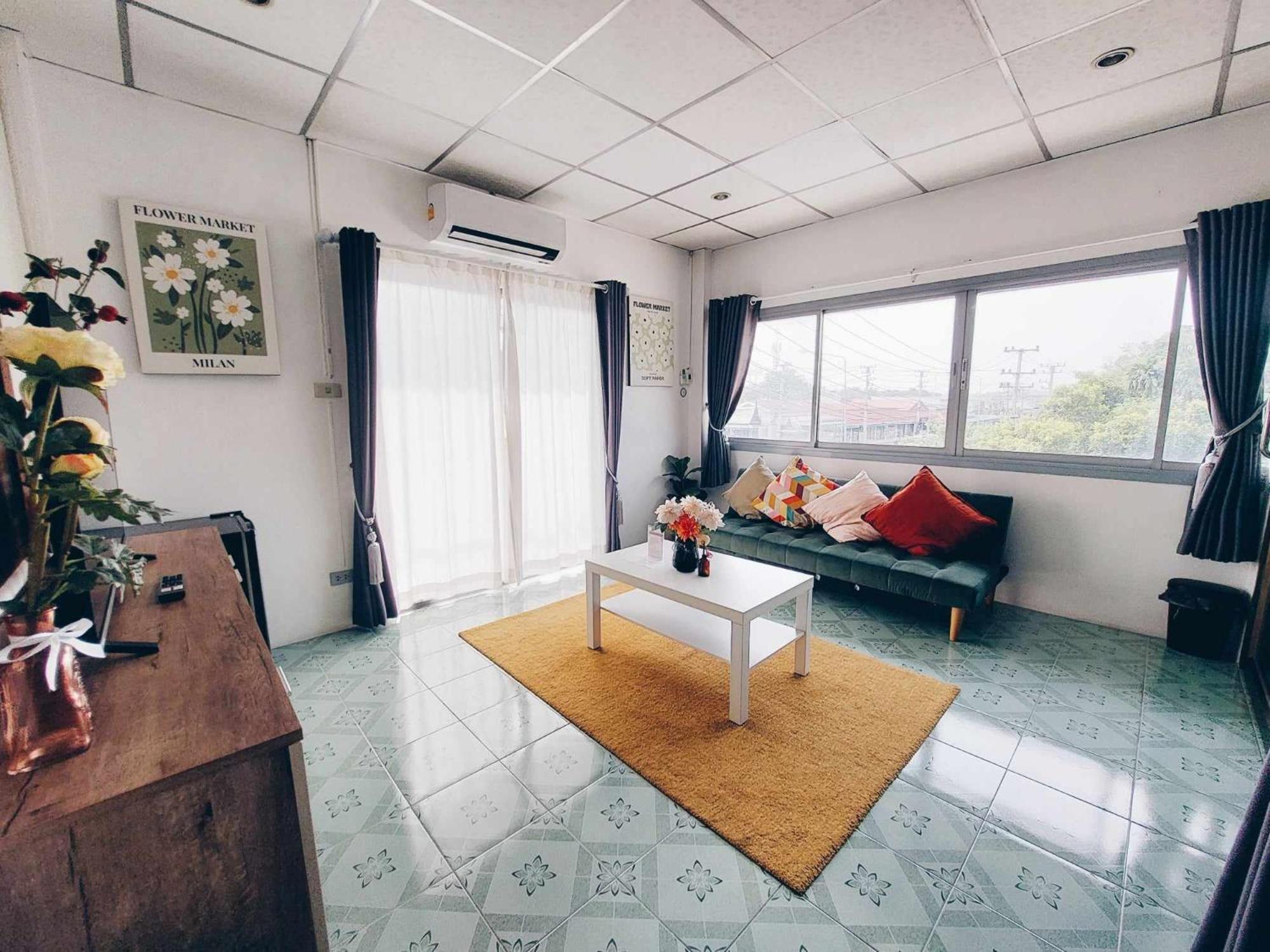 Hello Sunshine Hostel Phra Nakhon Si Ayutthaya Ngoại thất bức ảnh