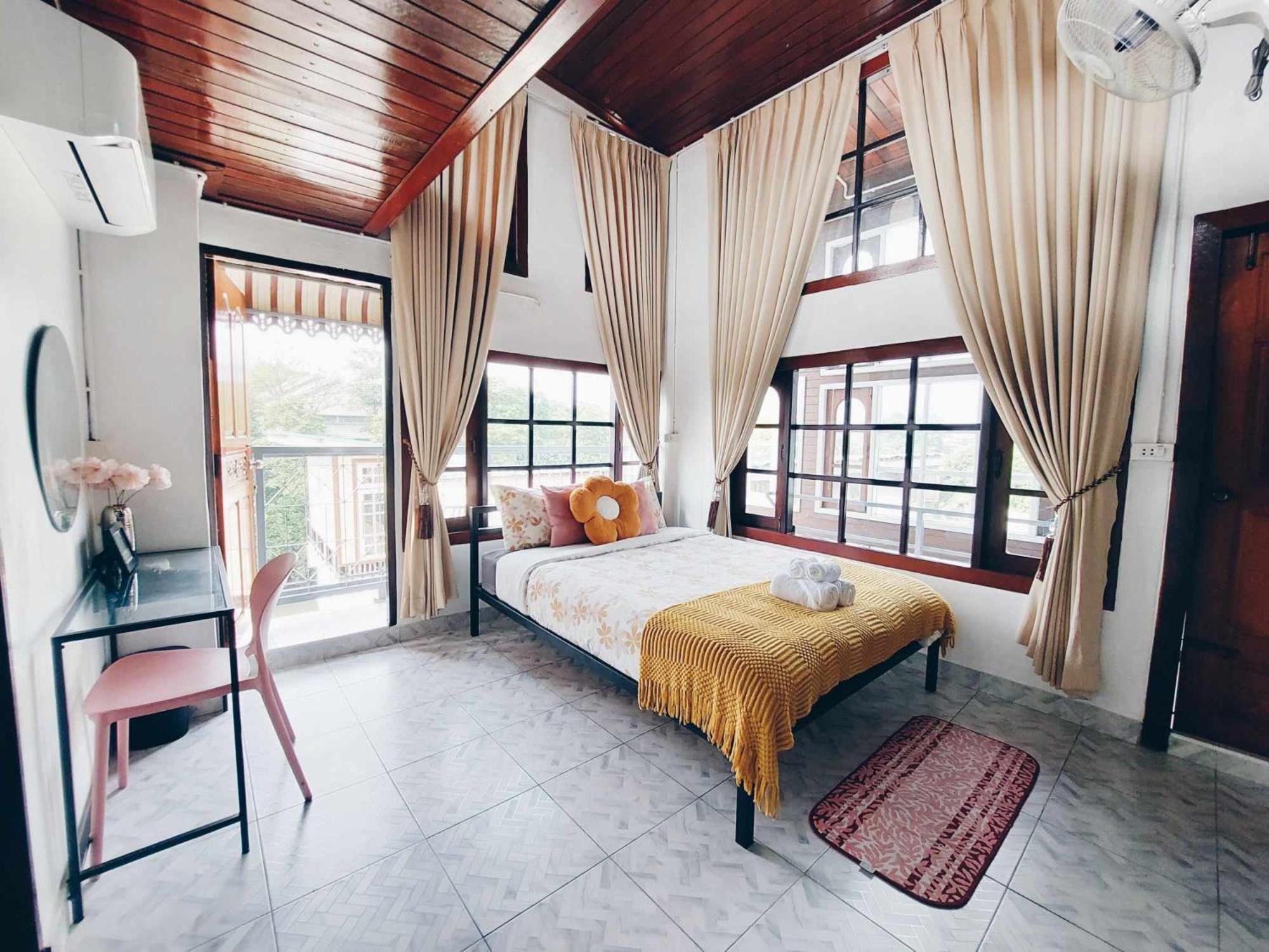 Hello Sunshine Hostel Phra Nakhon Si Ayutthaya Ngoại thất bức ảnh