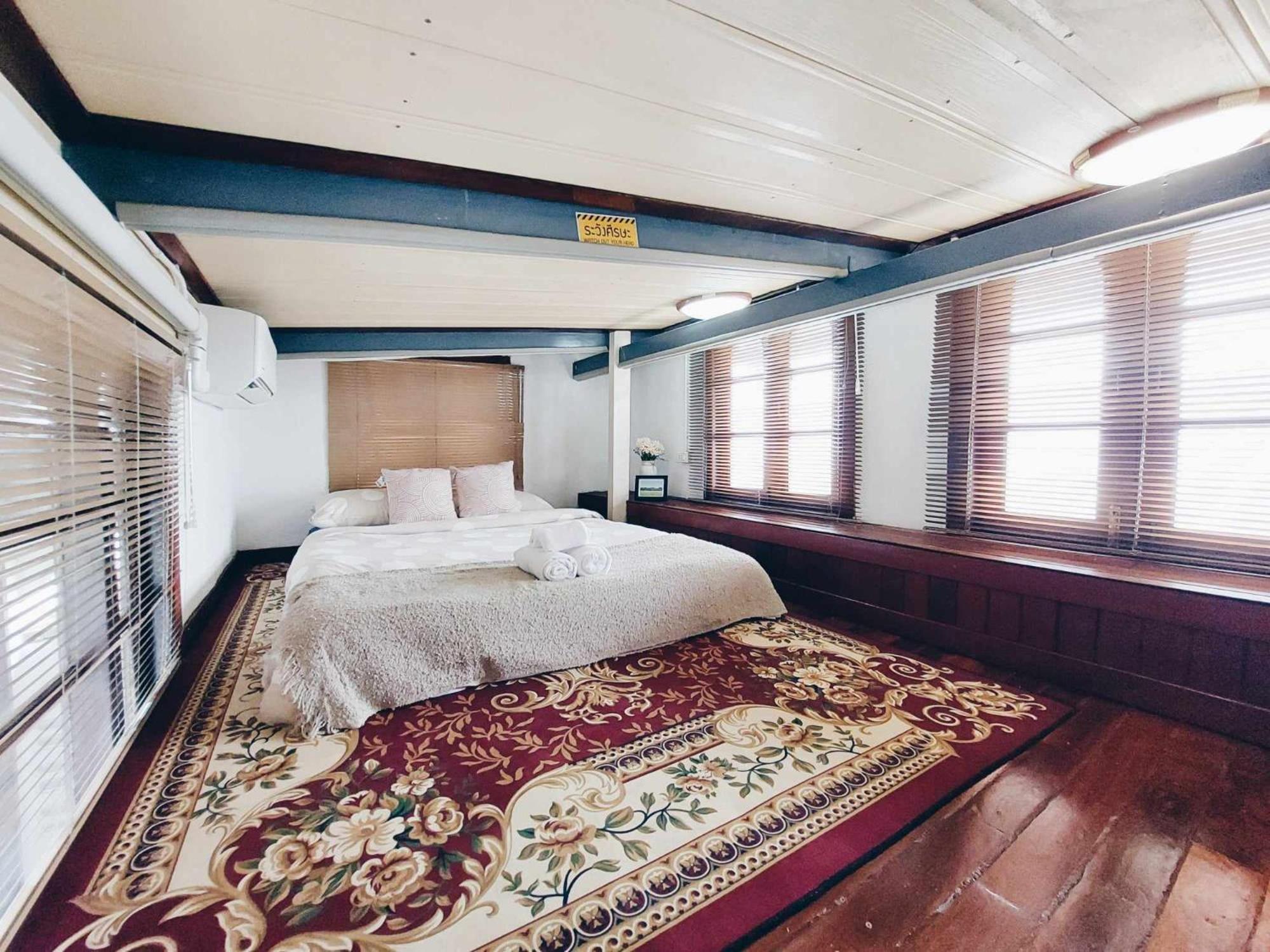 Hello Sunshine Hostel Phra Nakhon Si Ayutthaya Ngoại thất bức ảnh