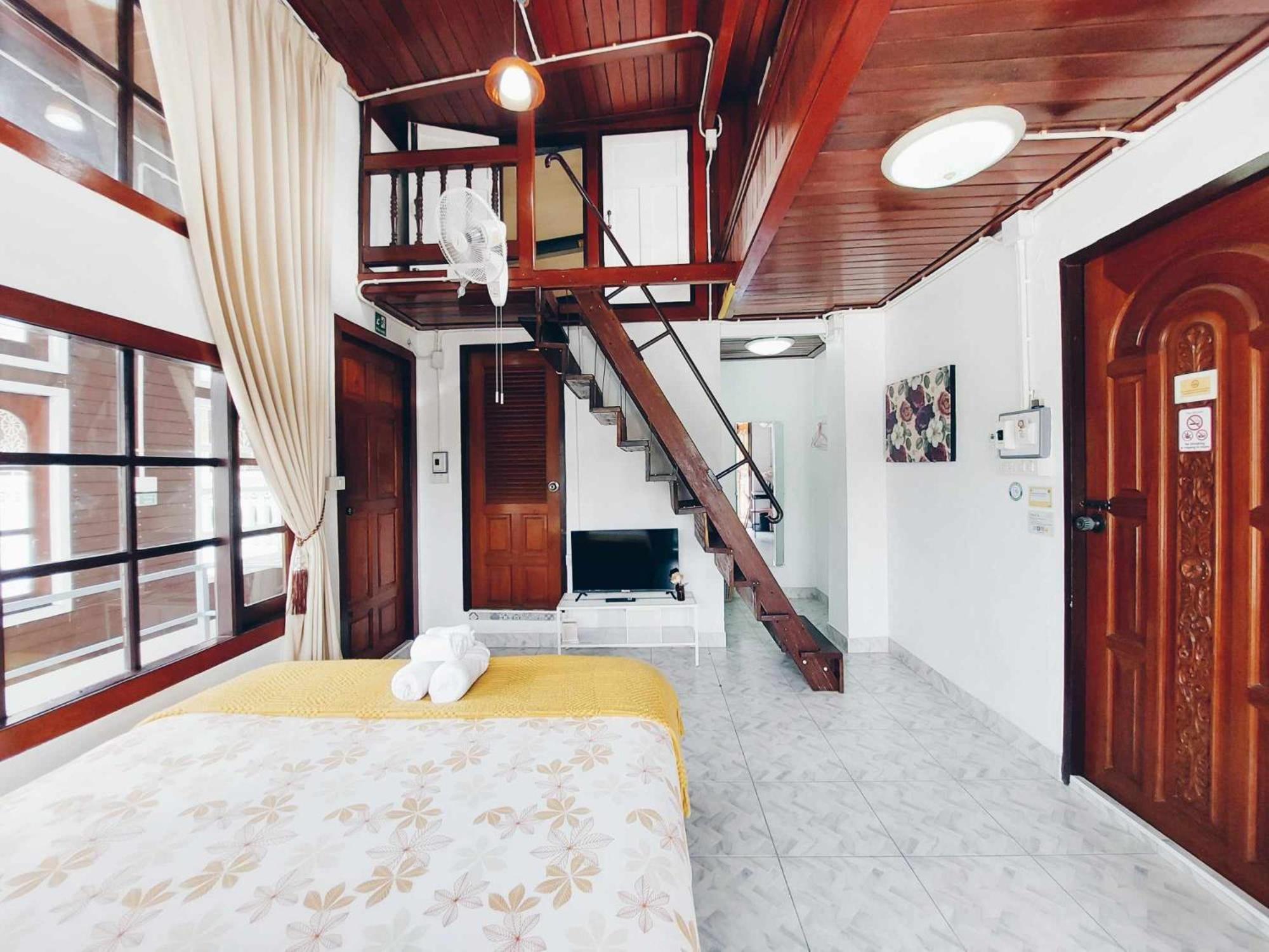 Hello Sunshine Hostel Phra Nakhon Si Ayutthaya Ngoại thất bức ảnh