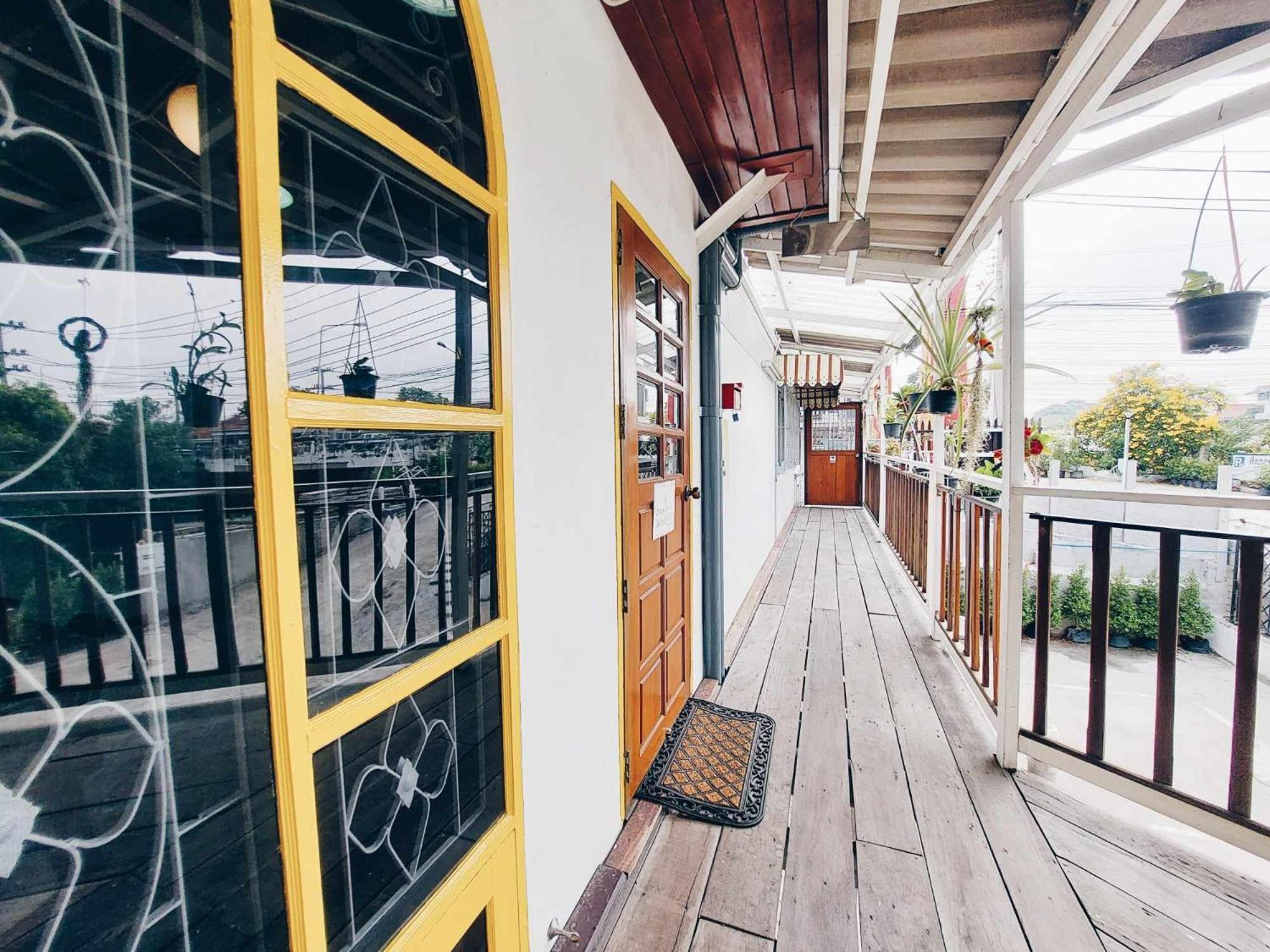 Hello Sunshine Hostel Phra Nakhon Si Ayutthaya Ngoại thất bức ảnh