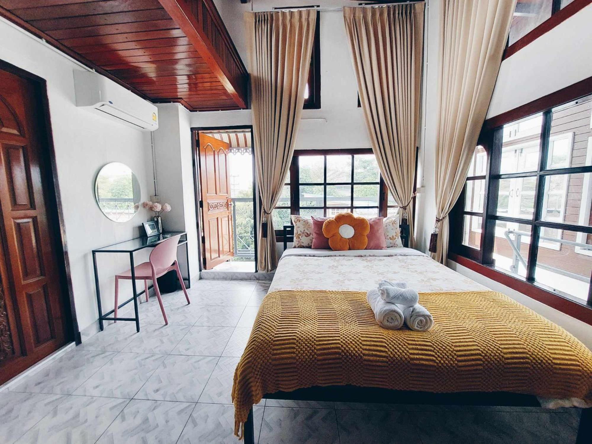 Hello Sunshine Hostel Phra Nakhon Si Ayutthaya Ngoại thất bức ảnh