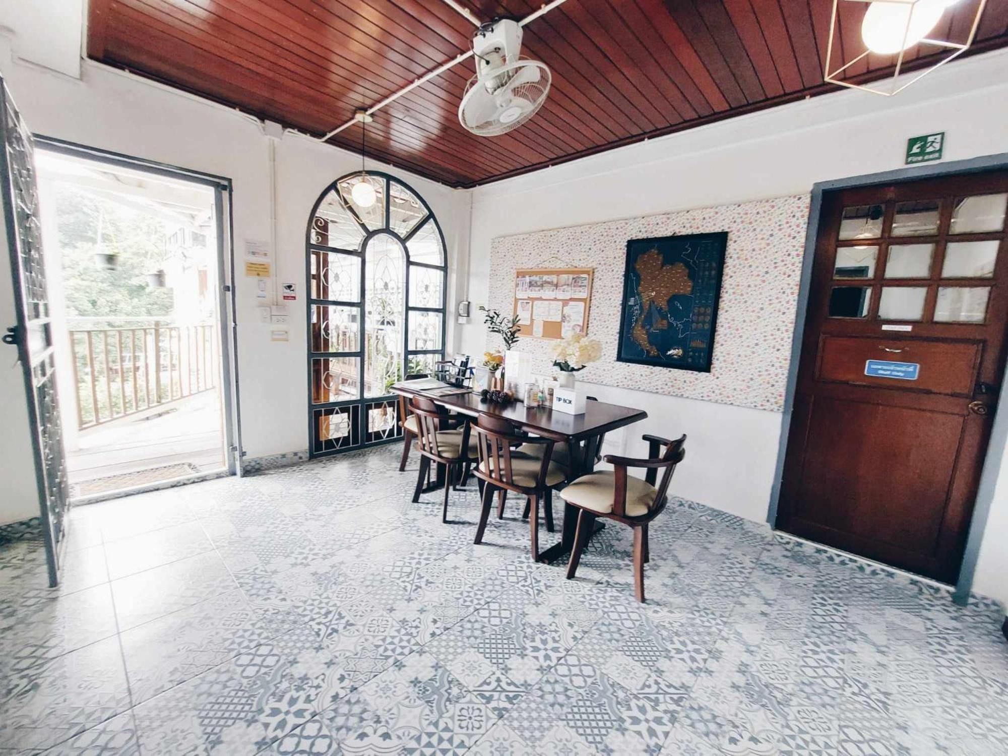 Hello Sunshine Hostel Phra Nakhon Si Ayutthaya Ngoại thất bức ảnh