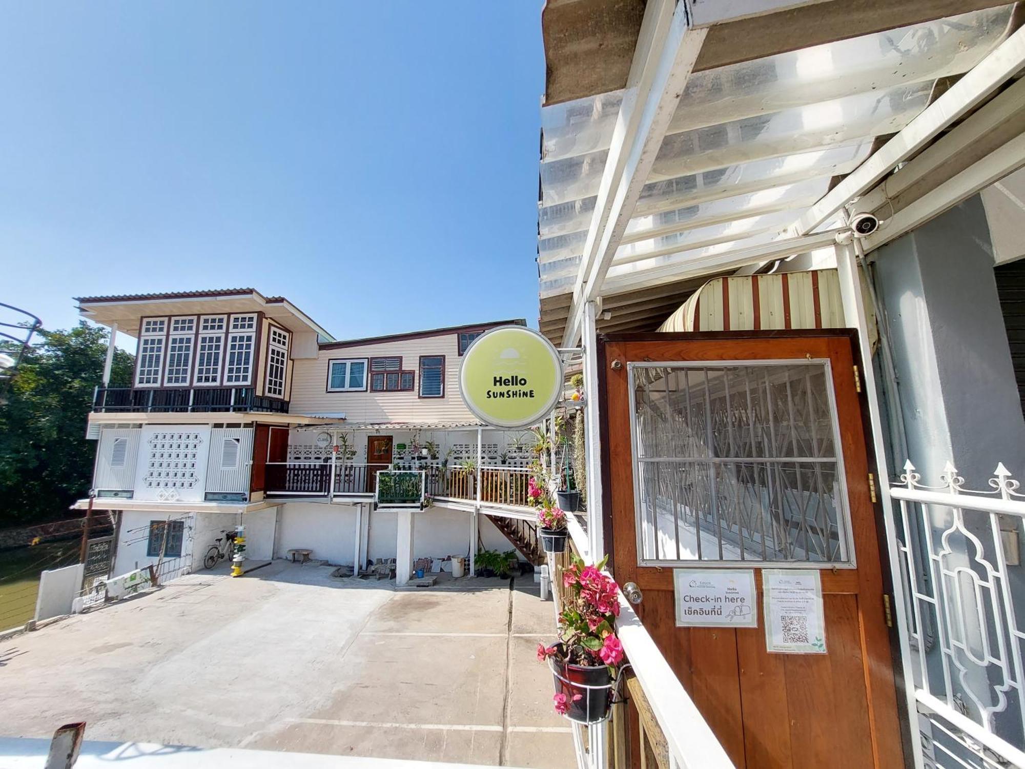 Hello Sunshine Hostel Phra Nakhon Si Ayutthaya Ngoại thất bức ảnh